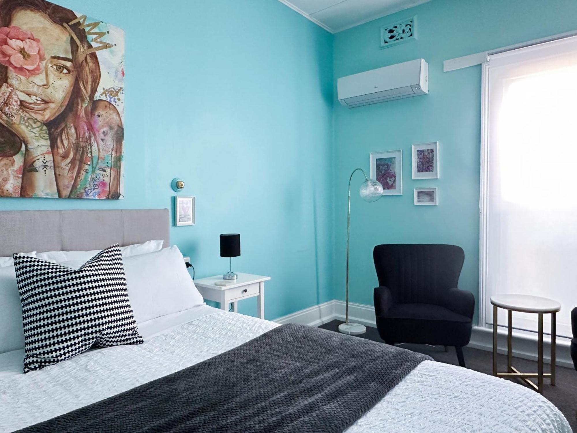 The Dragonfly Inn Launceston Bilik gambar